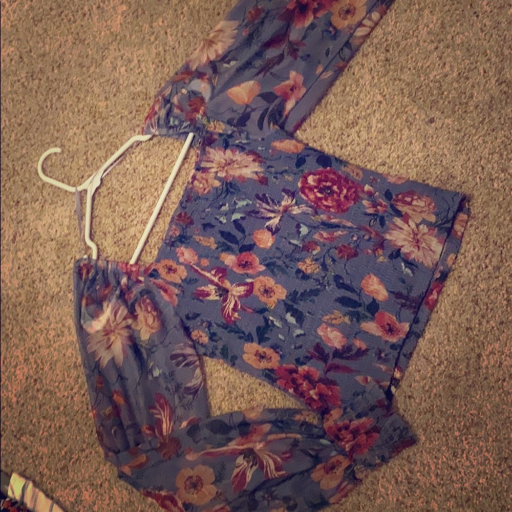 Puff sleeve floral top